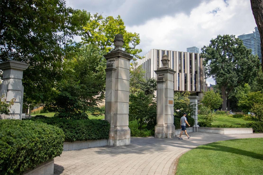 Six spots for a pictureperfect U of T convocation selfie University