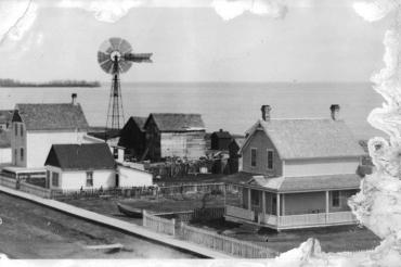 A photo of the east side of First Avenue in Gimli, Manitoba 