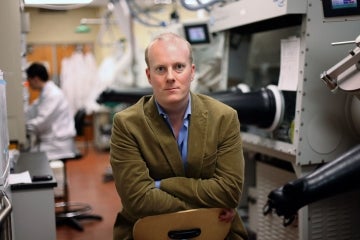 photo of Ted Sargent in lab
