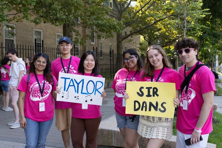 University College volunteers at residence move-in